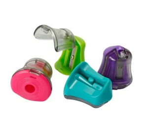 Temperówka plastikowa pojedyncza z pojemnikiem owalna 451885 Titanum